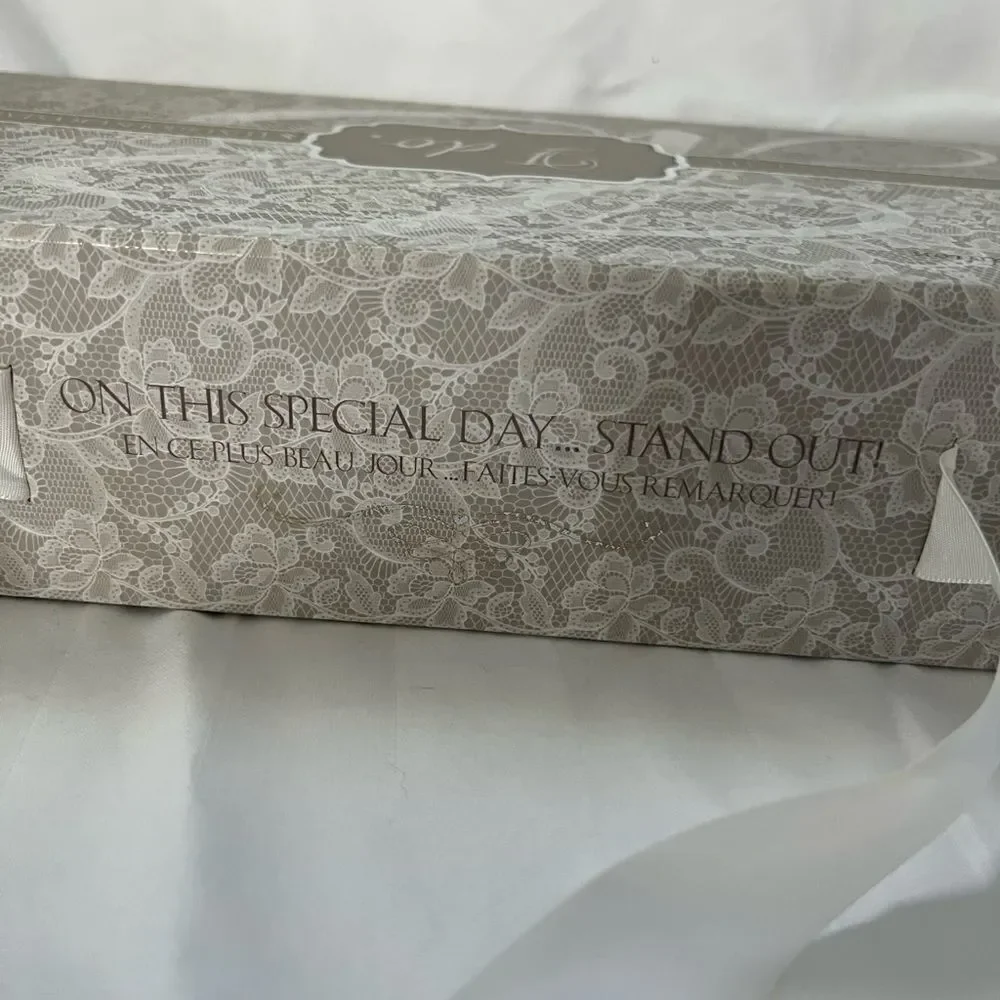ARIA Beauty infrared hair straightener bridal edition NIB bridal